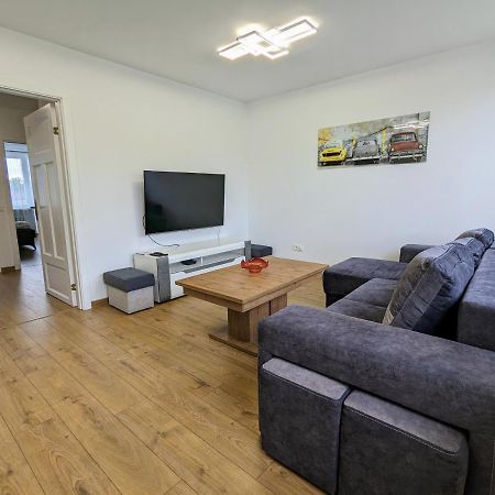 Lovely 2-Bedroom Flat In The Heart Of Druskininkai Bagian luar foto