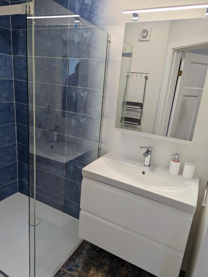 Lovely 2-Bedroom Flat In The Heart Of Druskininkai Bagian luar foto